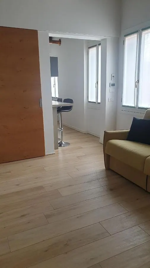 Snc1018 Modern Boutique Apartment Venice